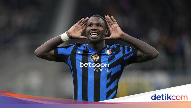 Aku Salah Satu Striker Terbaik di Dunia!